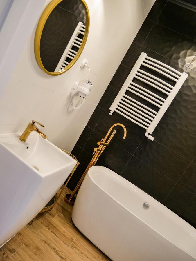 Palac Fabrykanta Myszków Exteriör bild